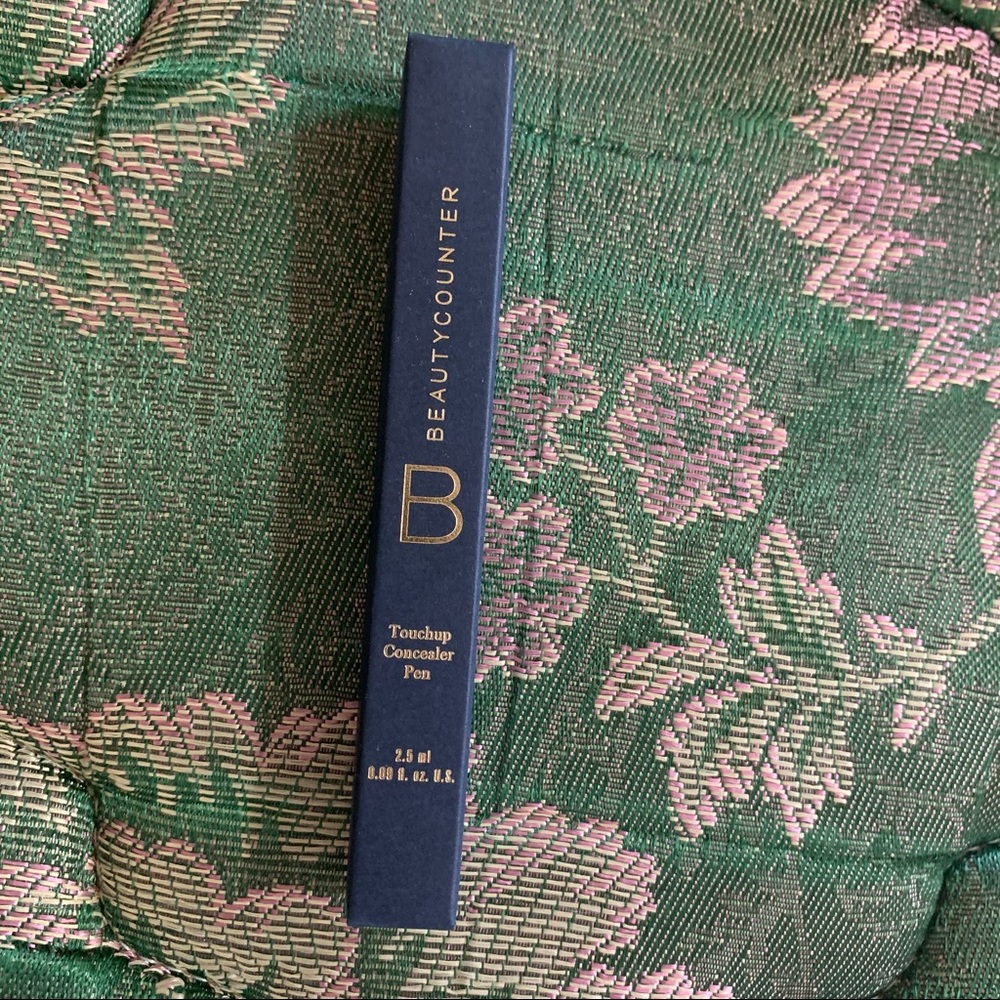 Beautycounter Touch Up Concealer Pen NEW